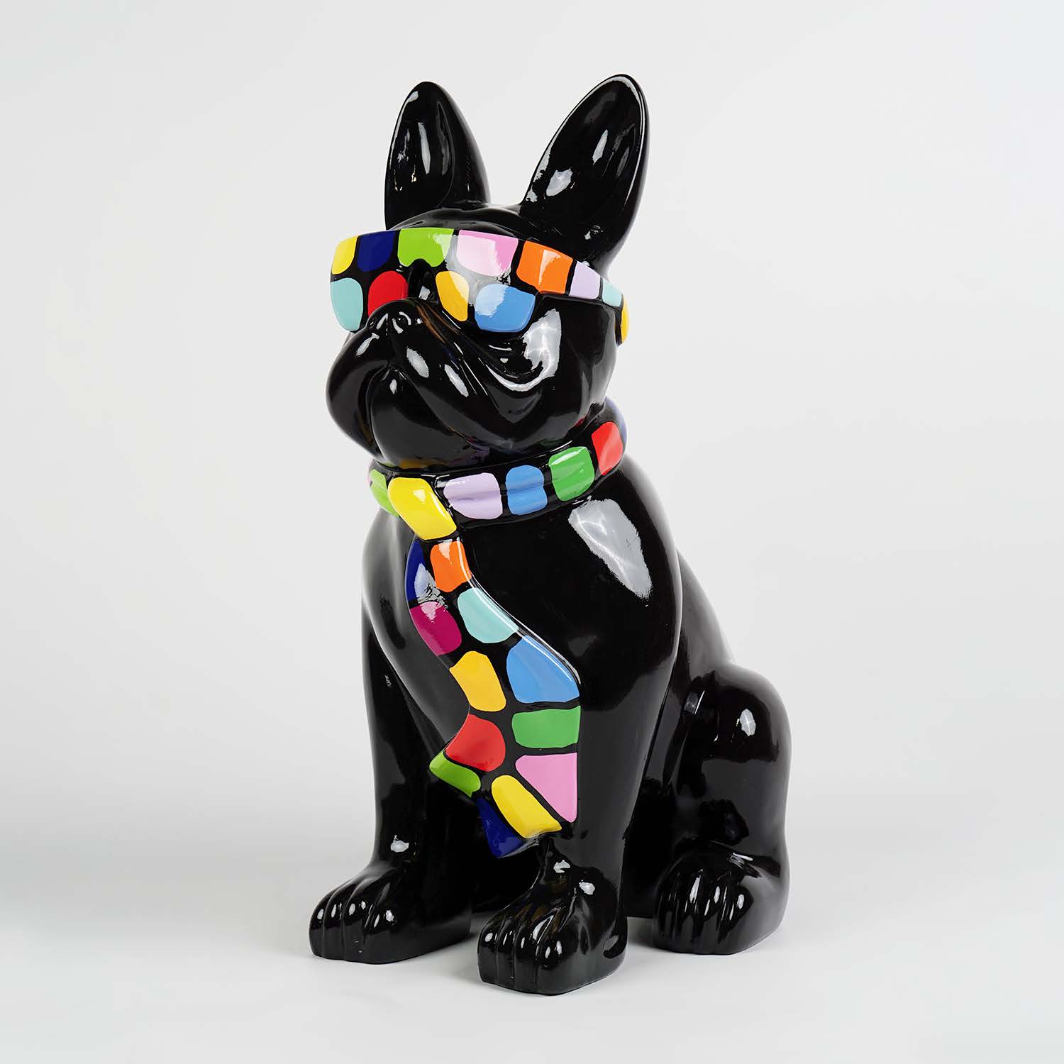Bulldog noir en résine avec lunettes et cravate multicolores