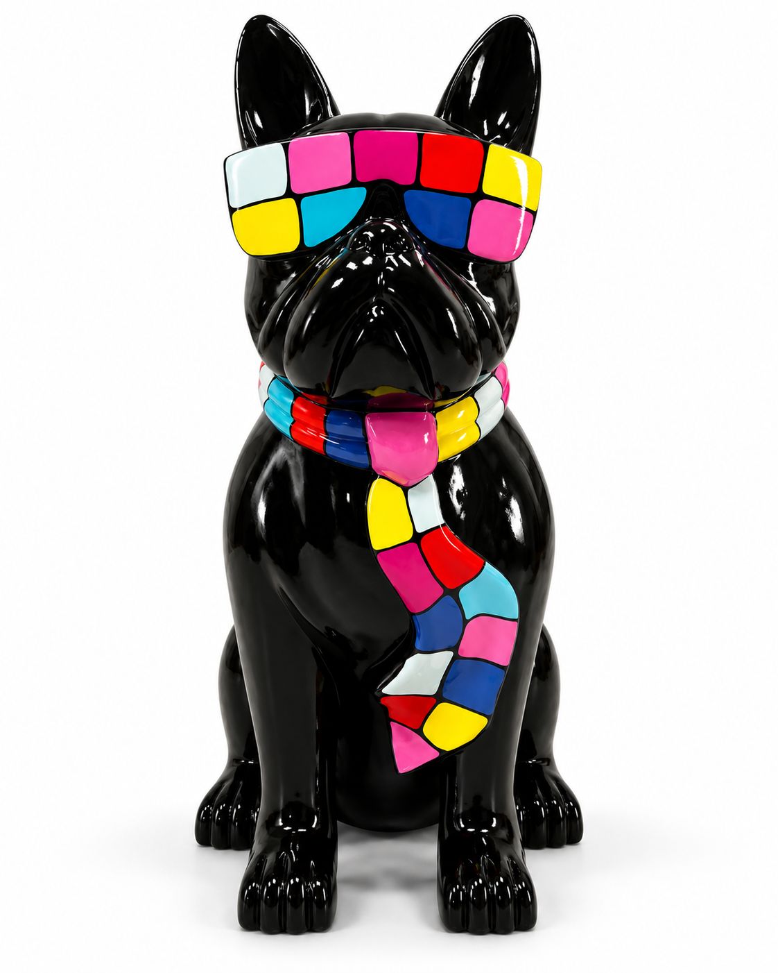 Sculpture Bouledogue XXL Pop Art noir de 122 cm en résine noire brillante avec lunettes et écharpe multicolores.