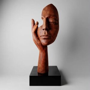 Masque géant avec main en résine de 190 cm, effet rouille, vue principale