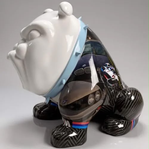 Sculpture chien Bulldog Avella 55 cm, finition noire brillante et couleurs